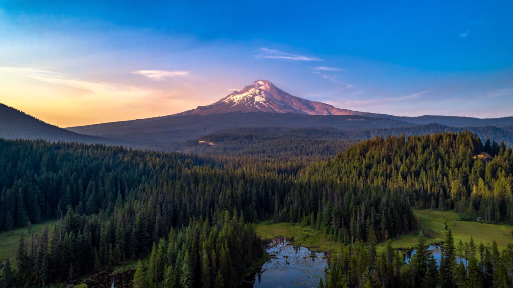 Mt Hood Image for article focusing on reducing carbon emissions